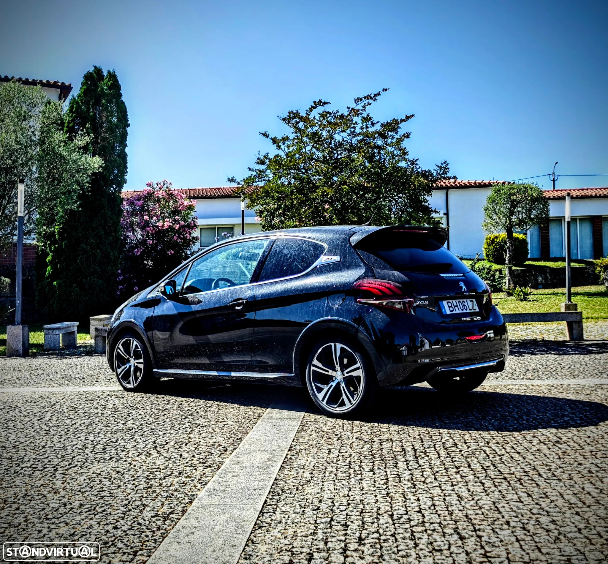 Peugeot 208 GTI 200 THP - 27
