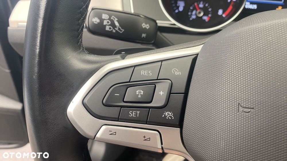 Volkswagen Passat - 24