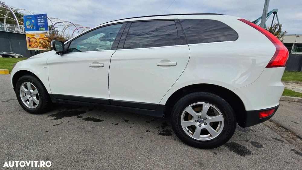 Volvo XC 60 D5 AWD Geartronic Momentum - 14