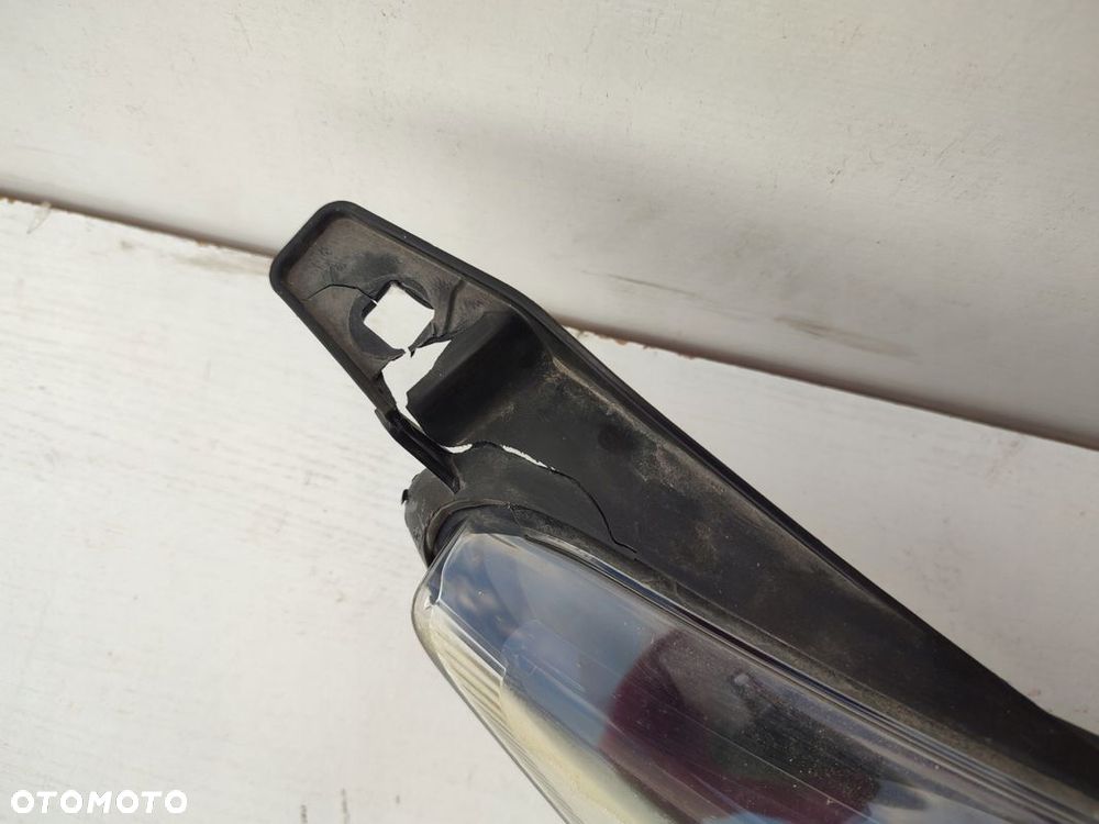 Lampa prawy przód FORD FIESTA MK7 EUROPA 8A61-13W029-AH - 4