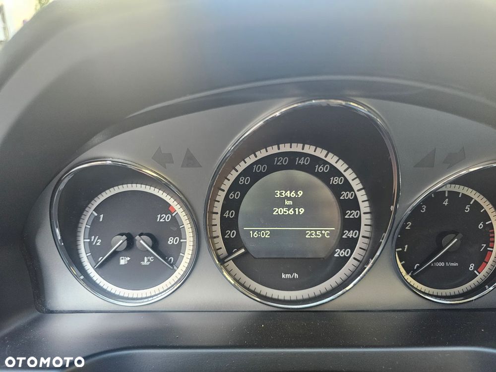 Mercedes-Benz Klasa C 180 BlueEFFICIENCY Avantgarde - 21