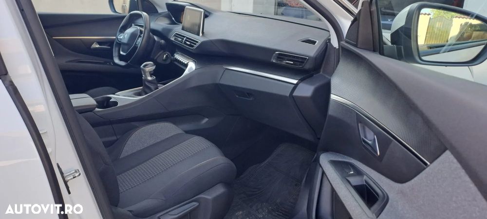 Peugeot 3008 - 8