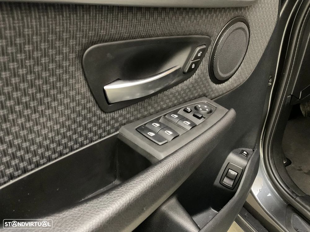 BMW 225xe Active Tourer Advantage - 21
