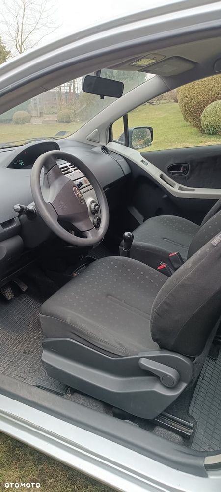 Toyota Yaris - 15