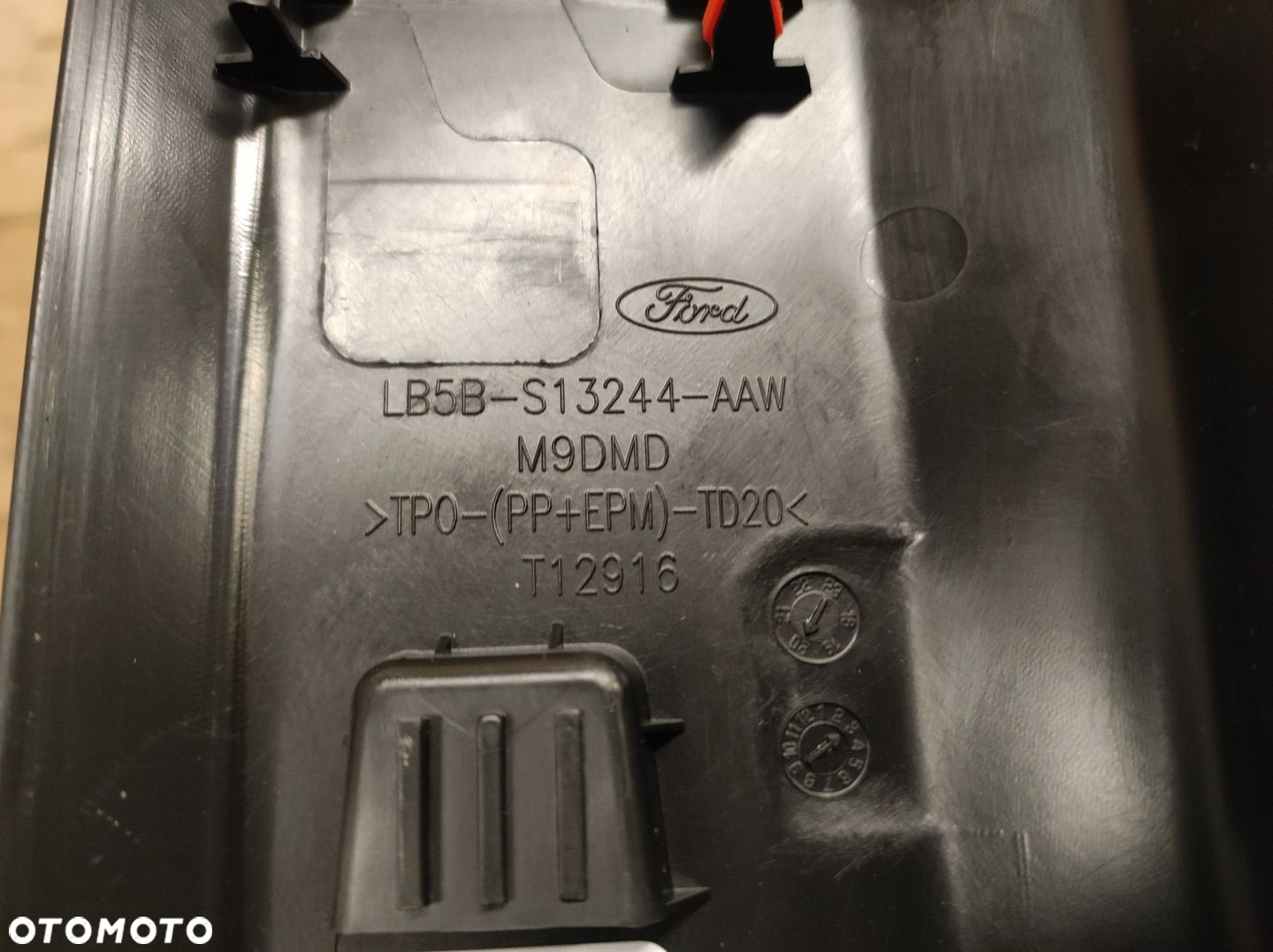 Listwa osłona nakładka progowa progu prawa tył tylna Explorer VI 6 - 8