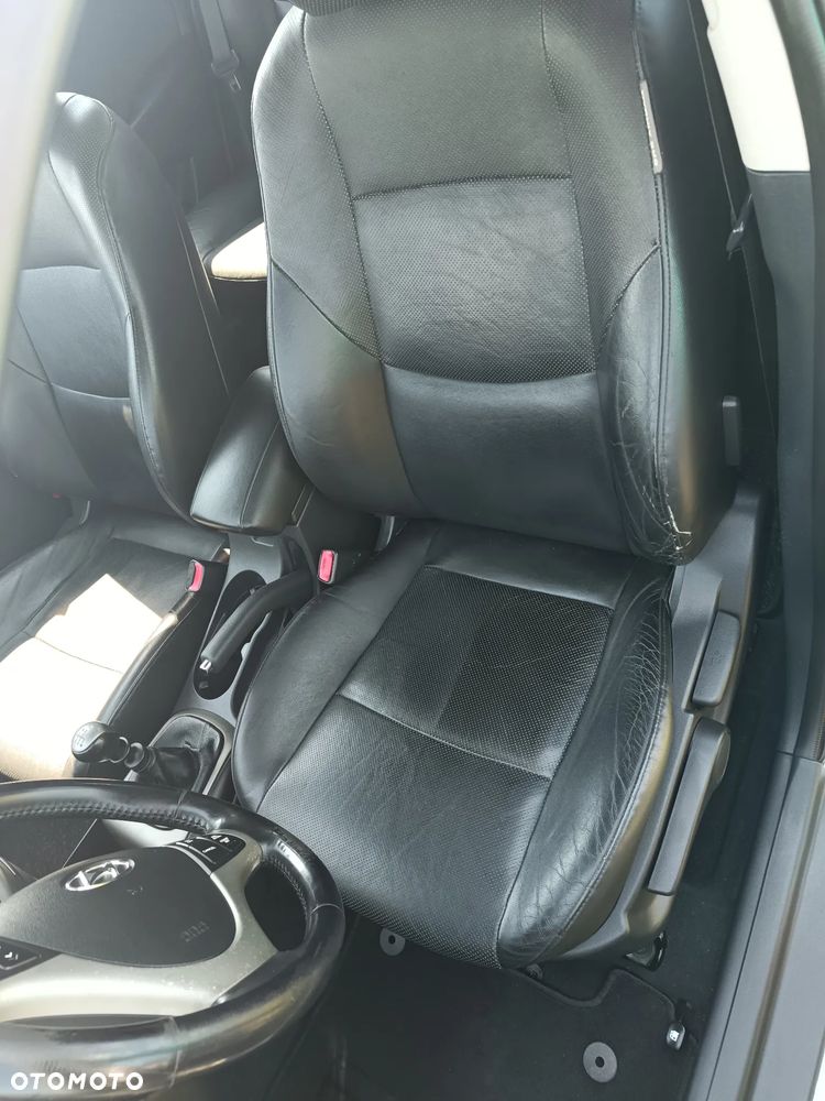 Hyundai i30 2.0 Premium - 37