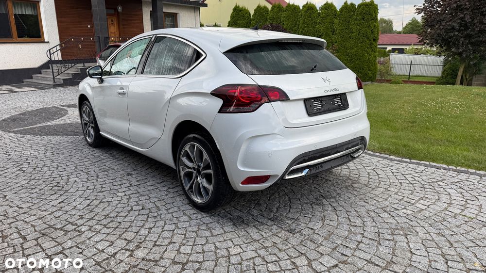Citroën DS4 1.6 HDi SoChic - 18
