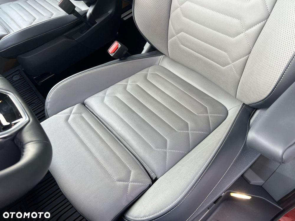 Ford Tourneo Custom - 12