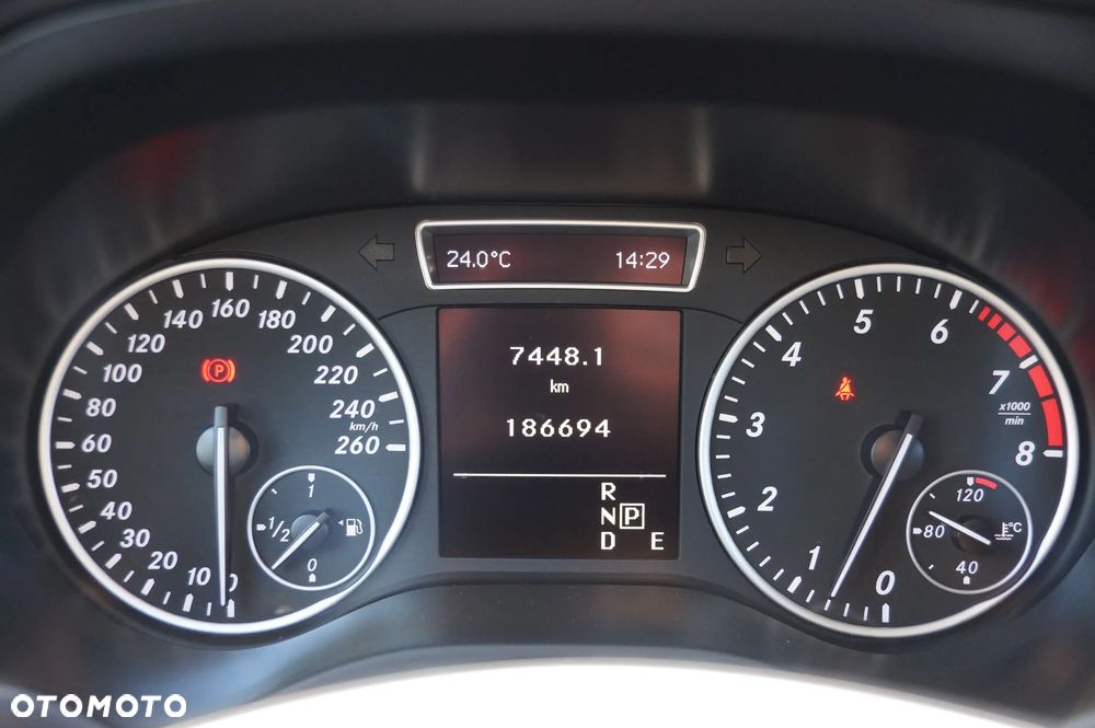 Mercedes-Benz Klasa B 220 4-Matic - 17