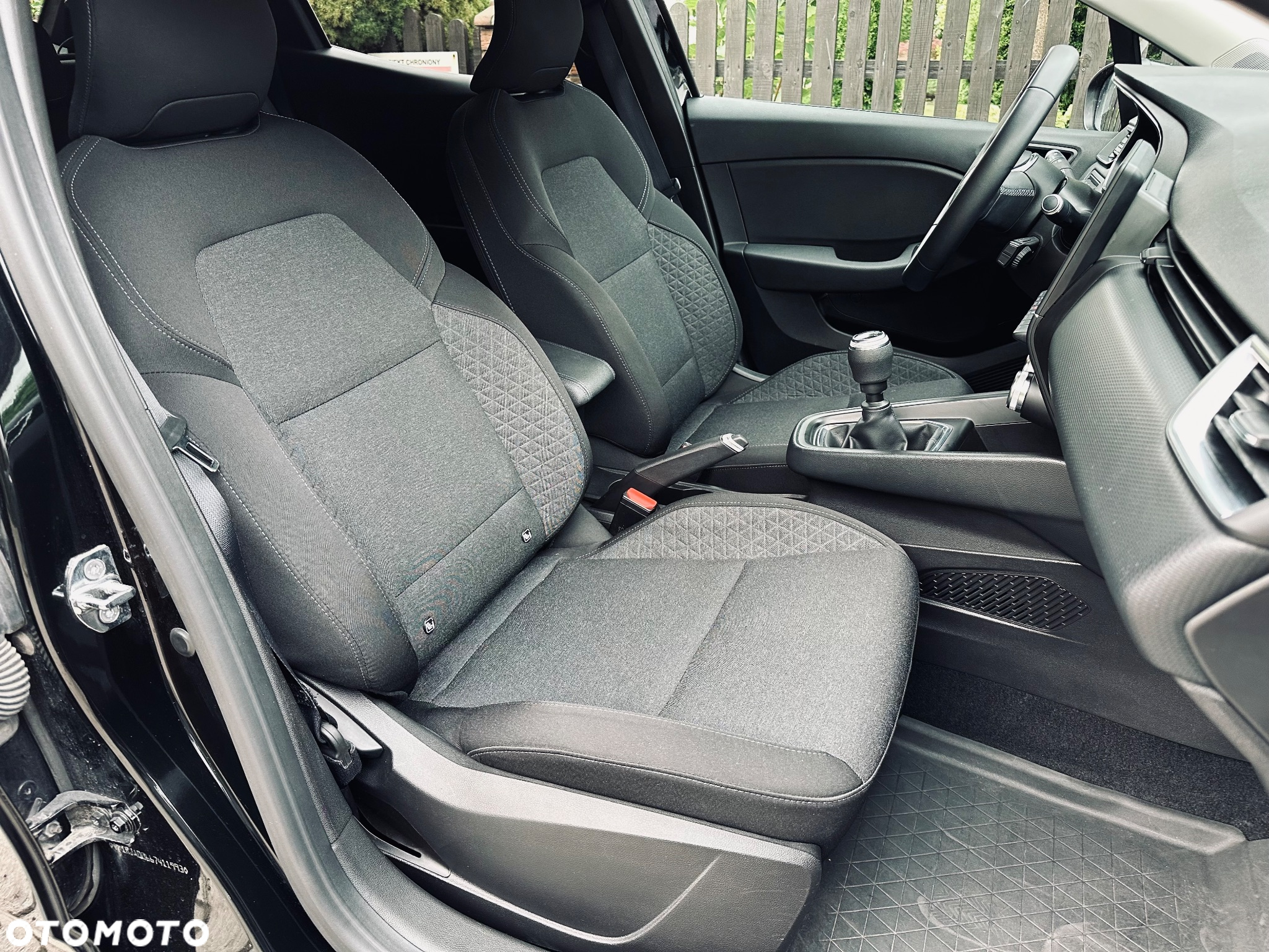 Renault Clio - 17