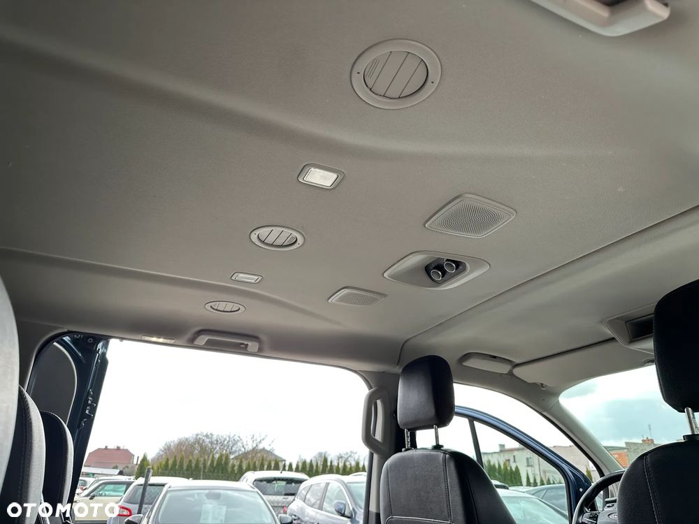Ford Tourneo Custom - 29