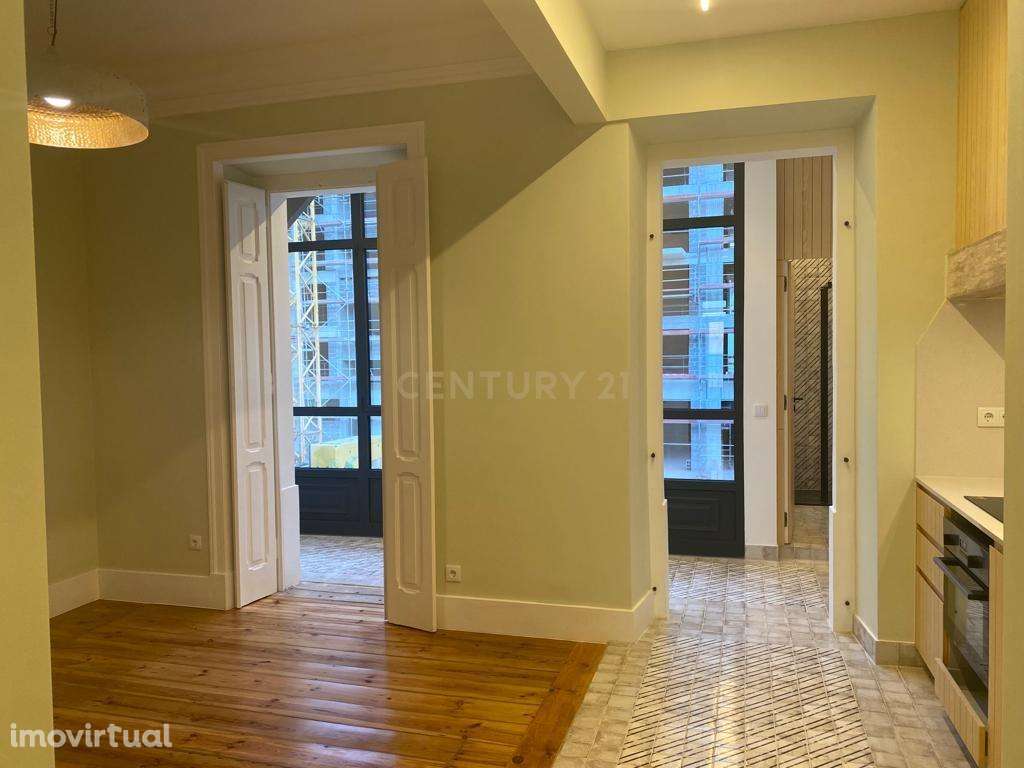 T3 em Benfica, com cozinha equipada e excelente localização - Grande imagem: 2/29