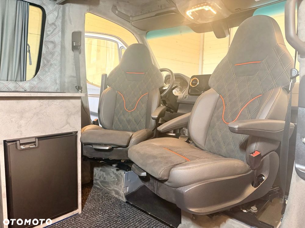 Mercedes-Benz Sprinter - 23