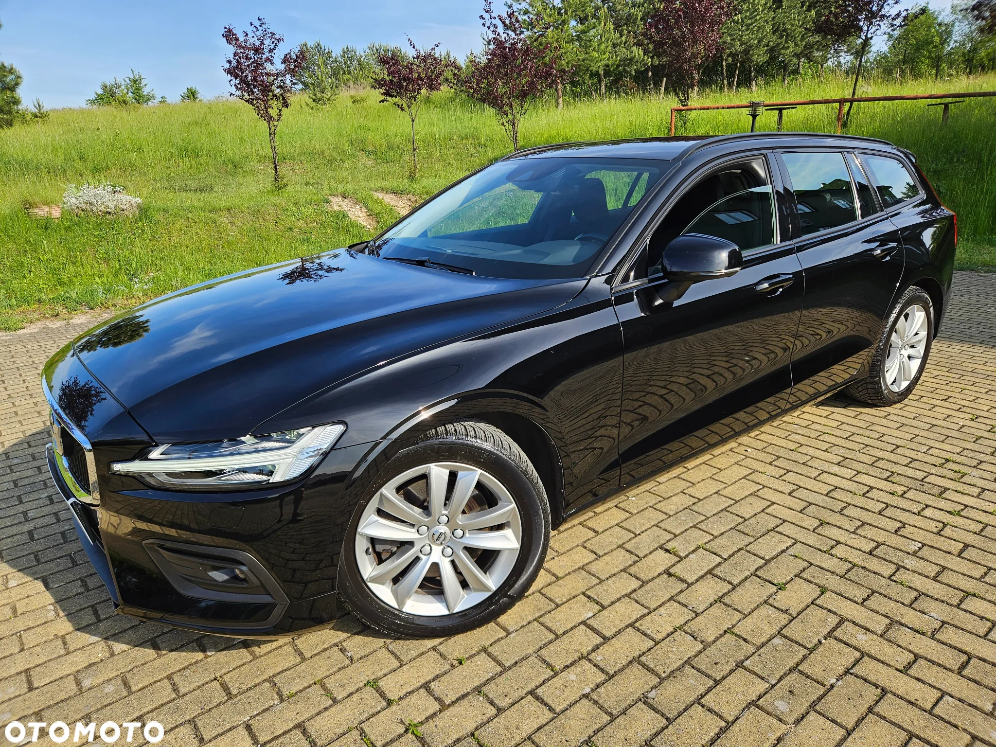 Volvo V60 D4 Momentum Pro - 2