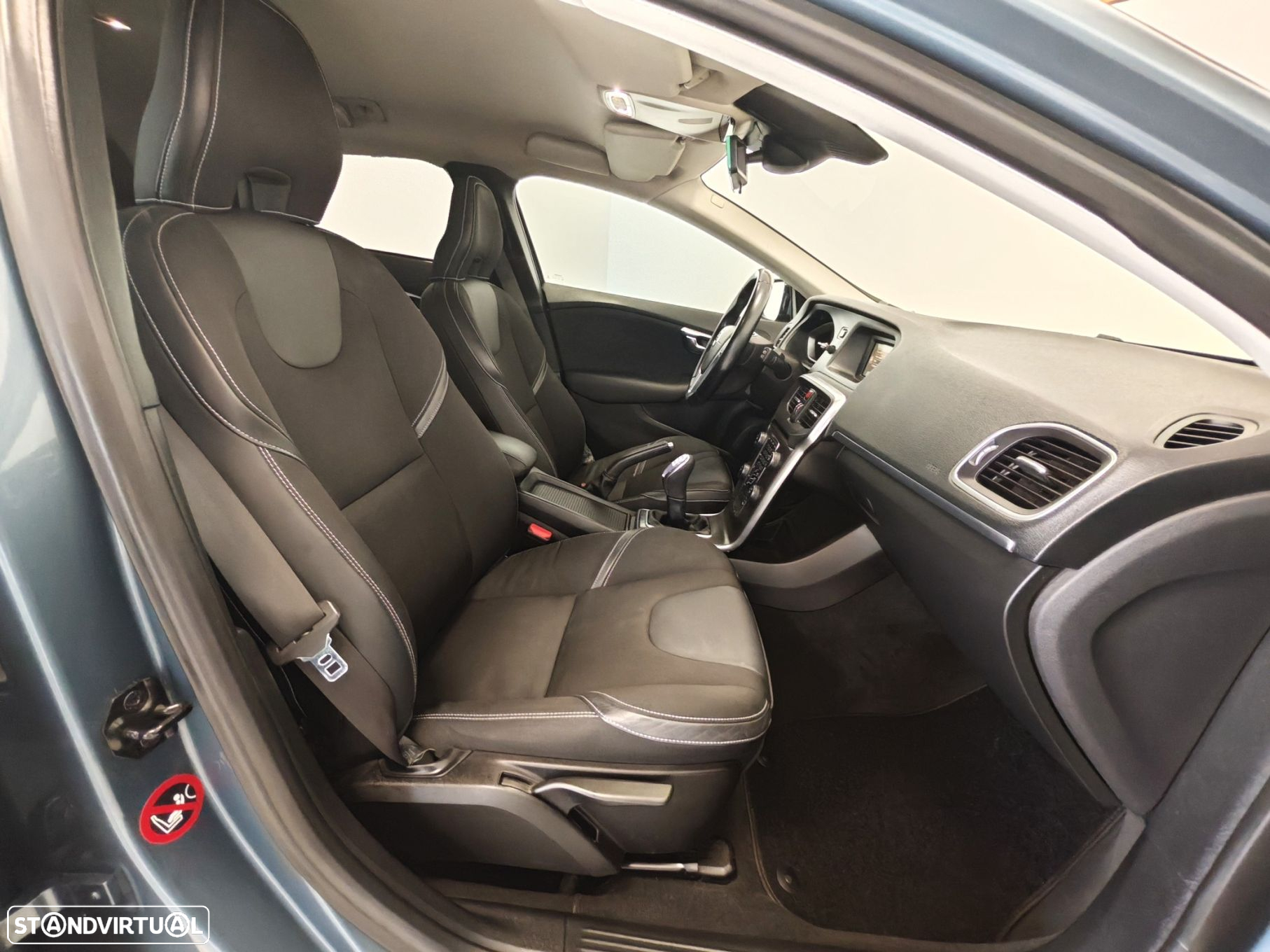 Volvo V40 1.6 D2 Momentum - 40