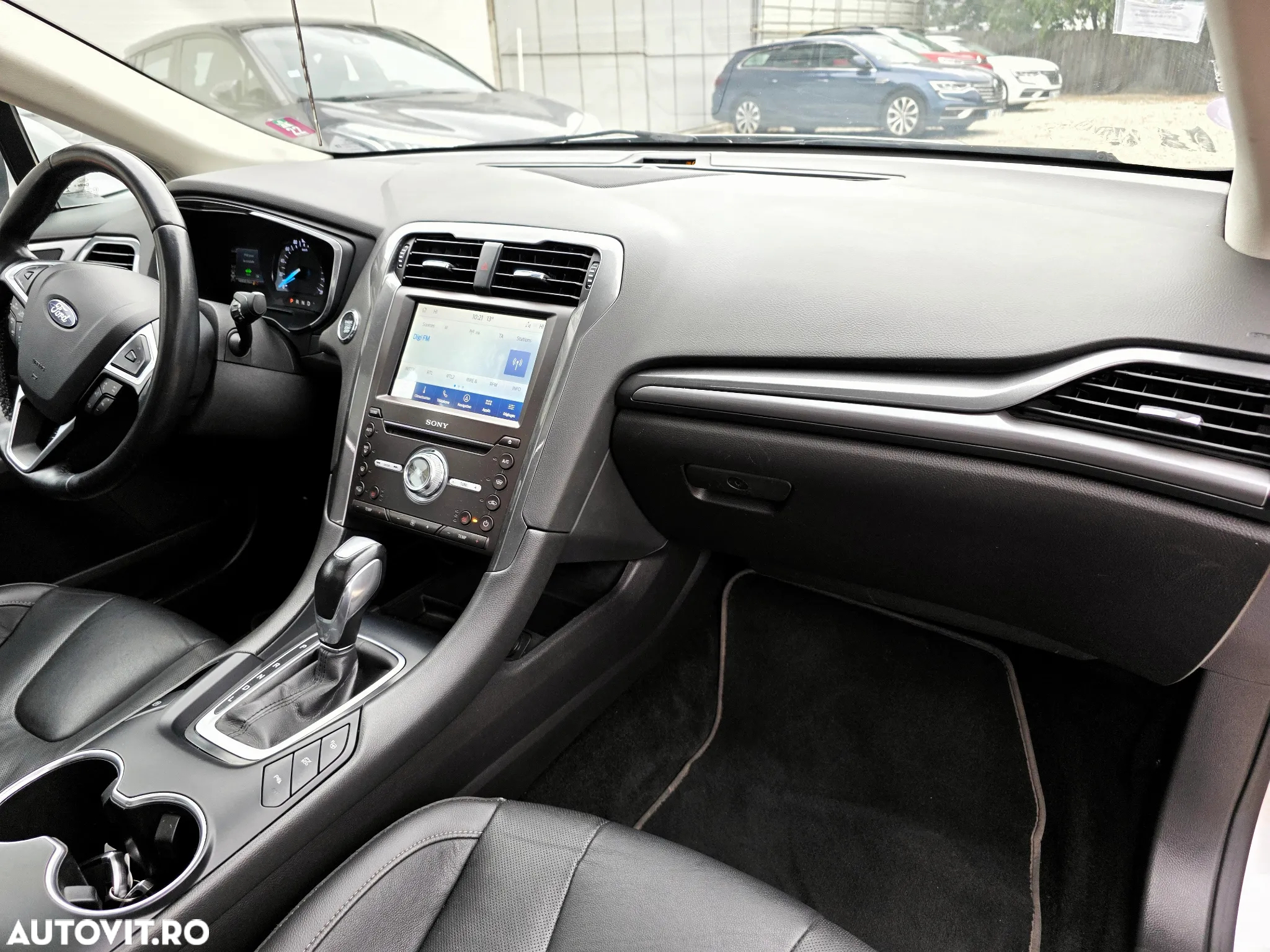 Ford Mondeo 2.0 HEV Titanium - 16