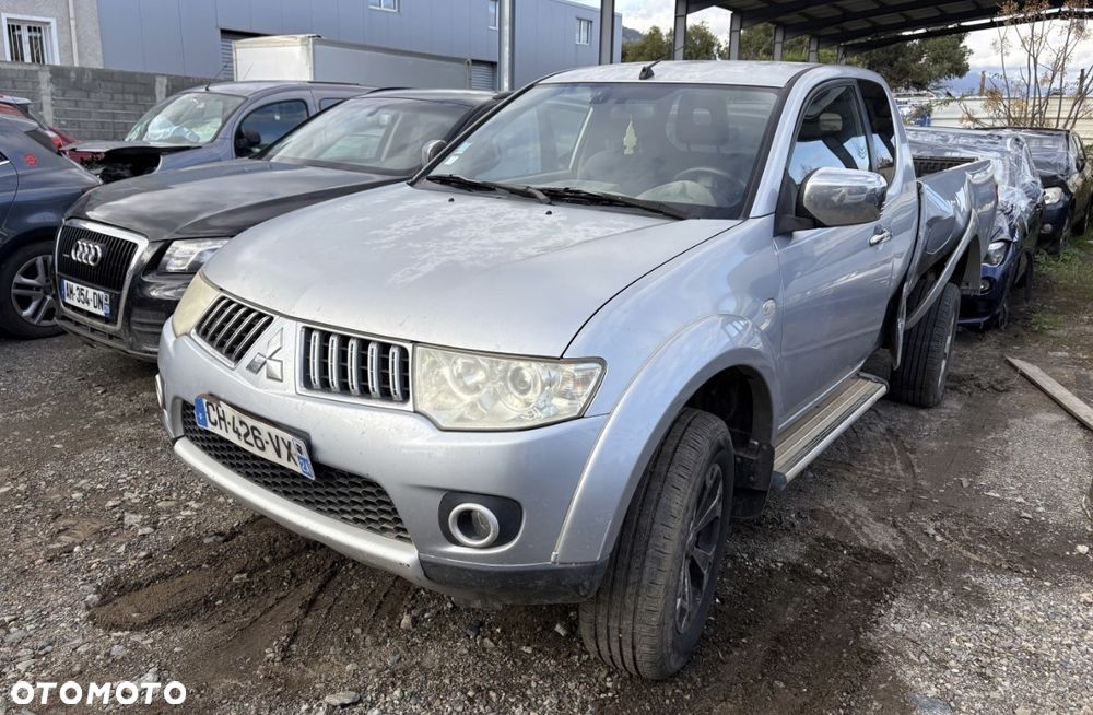 Mitsubishi L200 Pick Up 4x4 Intense Club Cab - 3