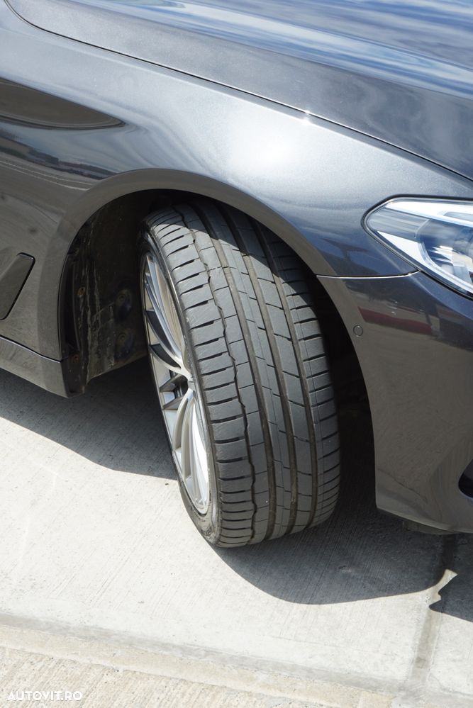 BMW Seria 5 530d xDrive AT - 9