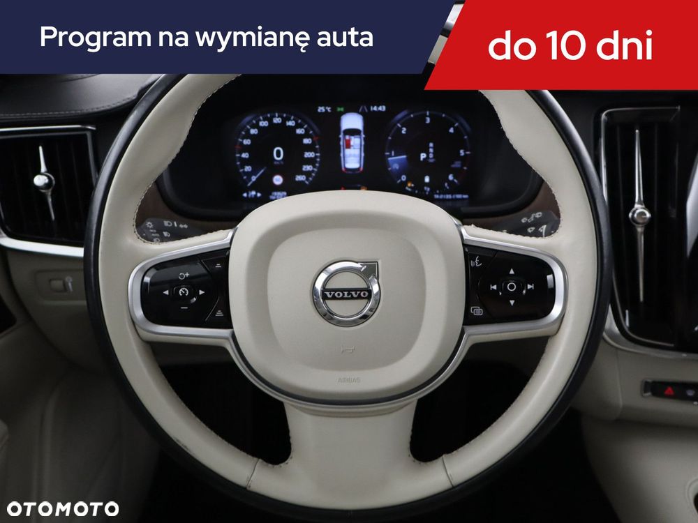 Volvo V90 Cross Country - 18