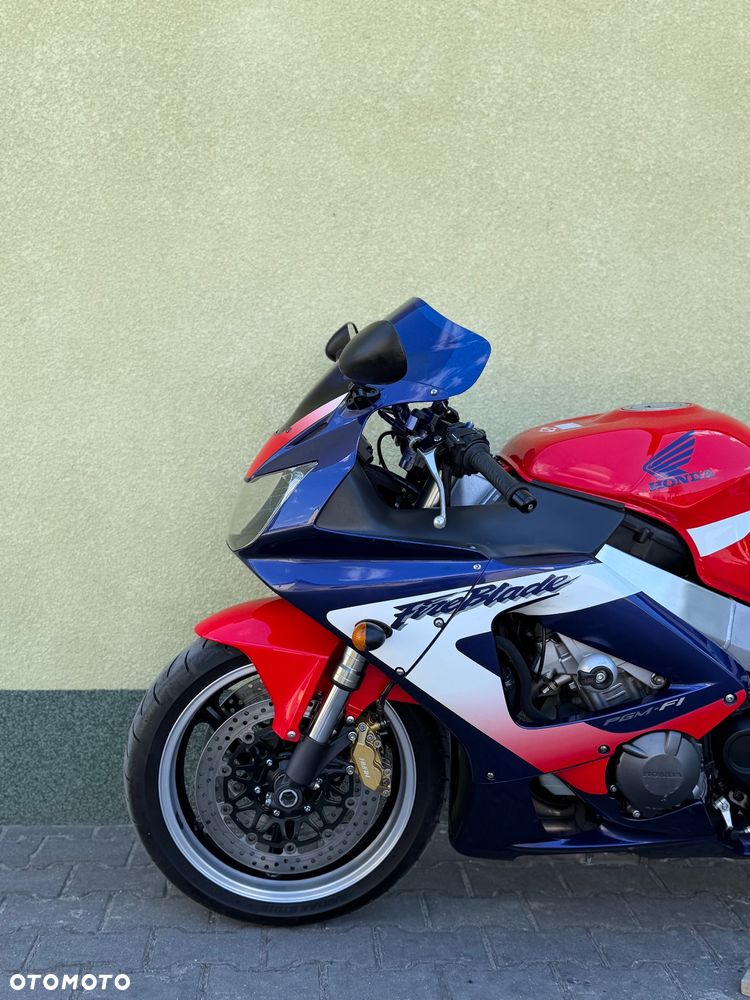 Honda CBR - 27