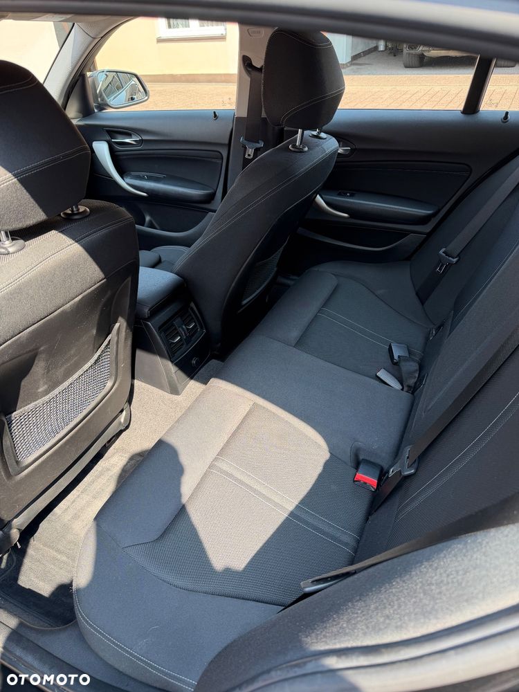 BMW Seria 1 120i - 6