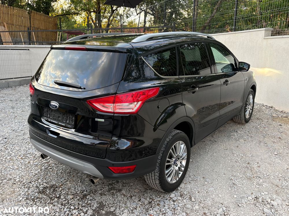 Ford Kuga 1.6 EcoBoost 4x4 Aut. Titanium - 4
