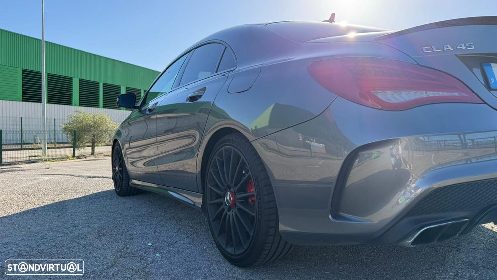 Mercedes-Benz CLA 45 AMG 4-Matic - 5