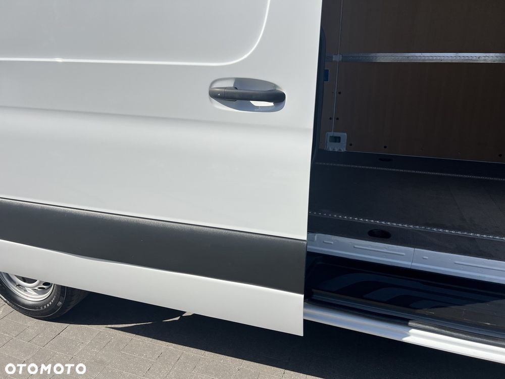 Mercedes-Benz Sprinter - 22