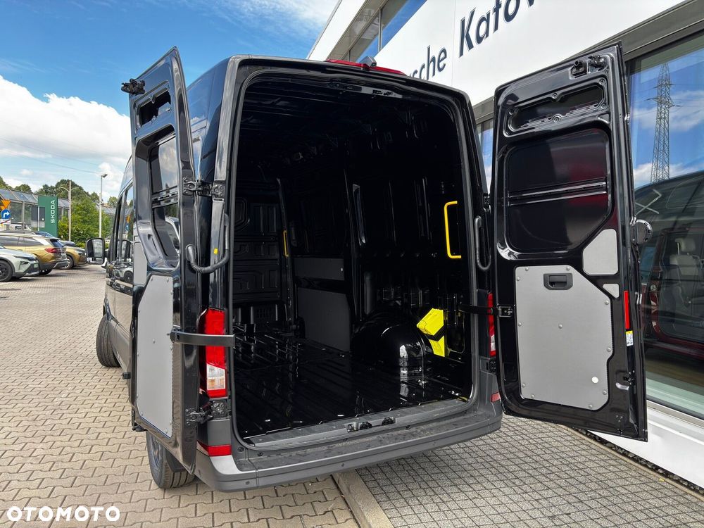 Volkswagen Crafter 2.0 TDI 177 KM L3H3 8-automat 3m - 8