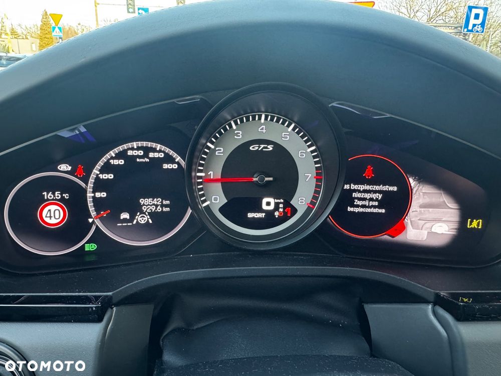 Porsche Cayenne - 26