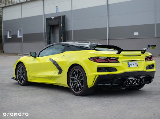 Chevrolet Corvette - 1