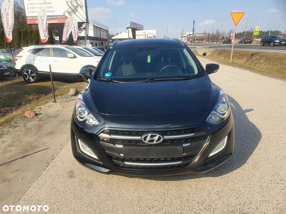 Hyundai i30 blue 1.6 CRDi Classic Navigation - 2