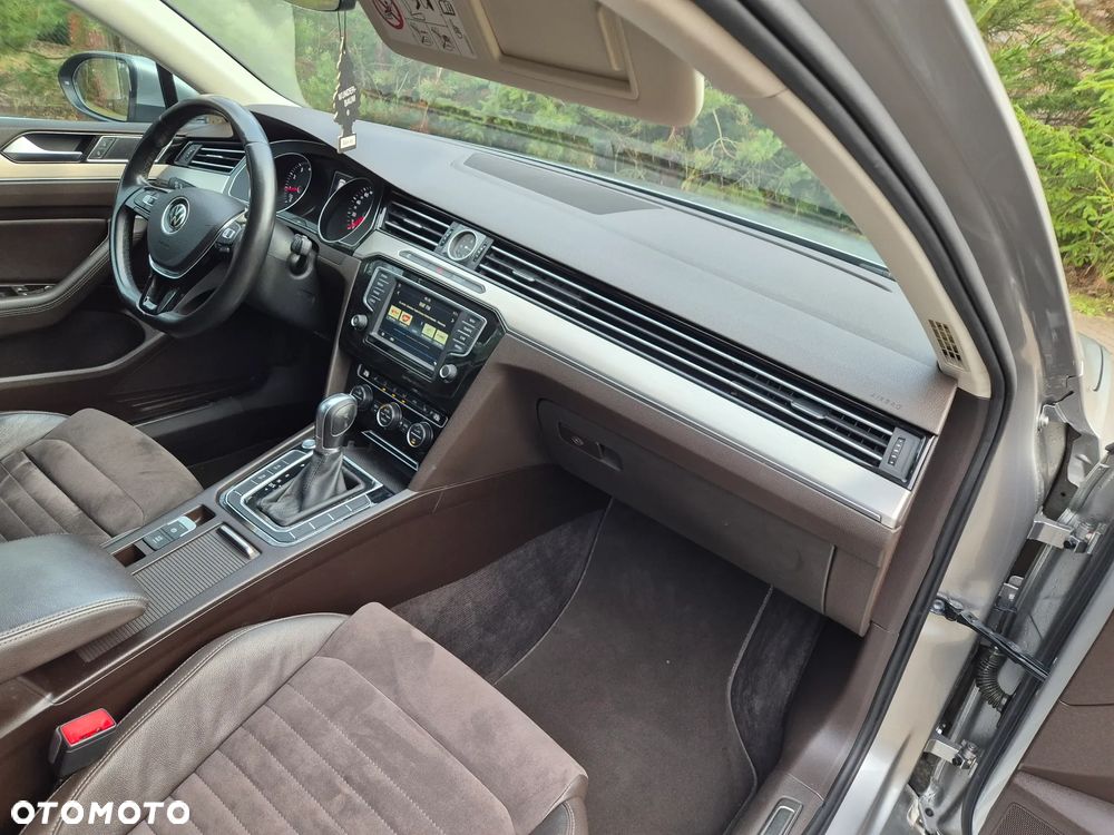 Volkswagen Passat 1.8 TSI (BlueMotion Technology) DSG Highline - 24