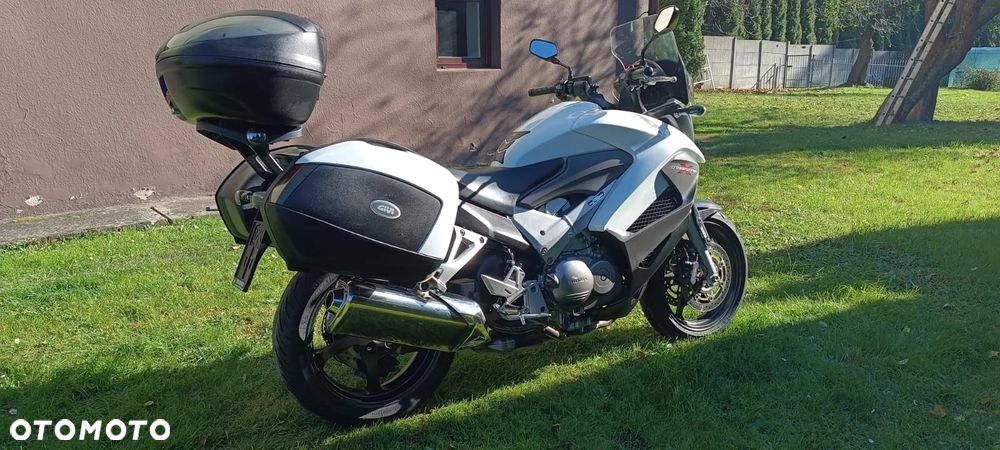 Honda VFR - 27