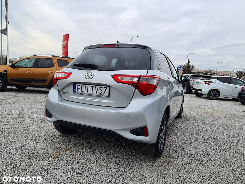 Toyota Yaris - 10