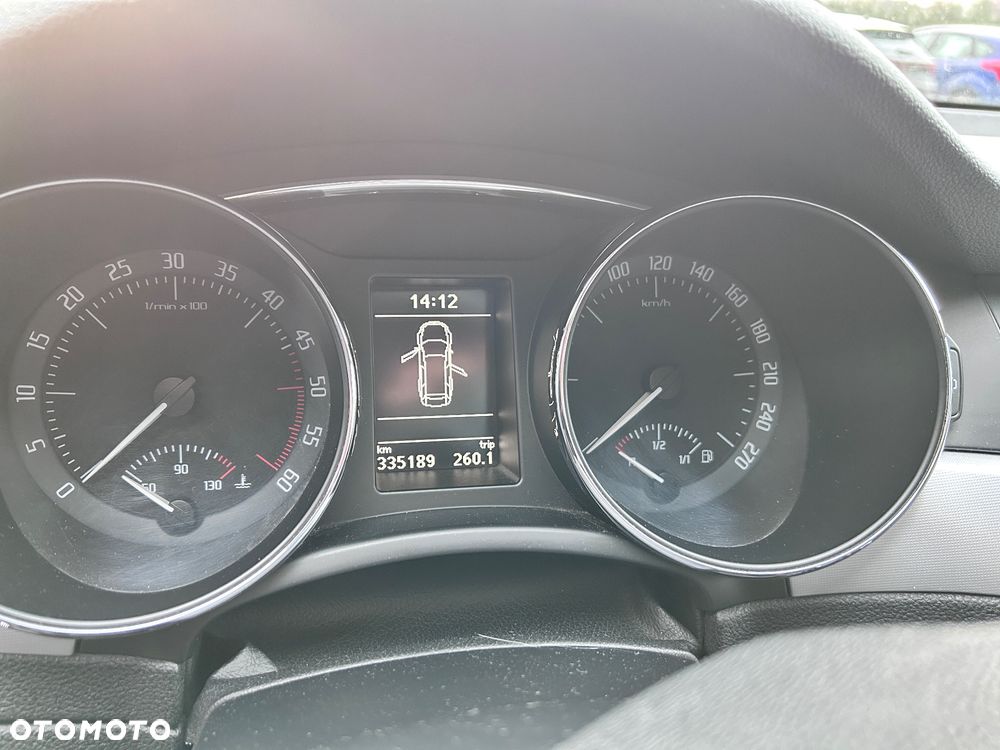 Skoda Superb 2.0 TDI DSG Elegance - 8