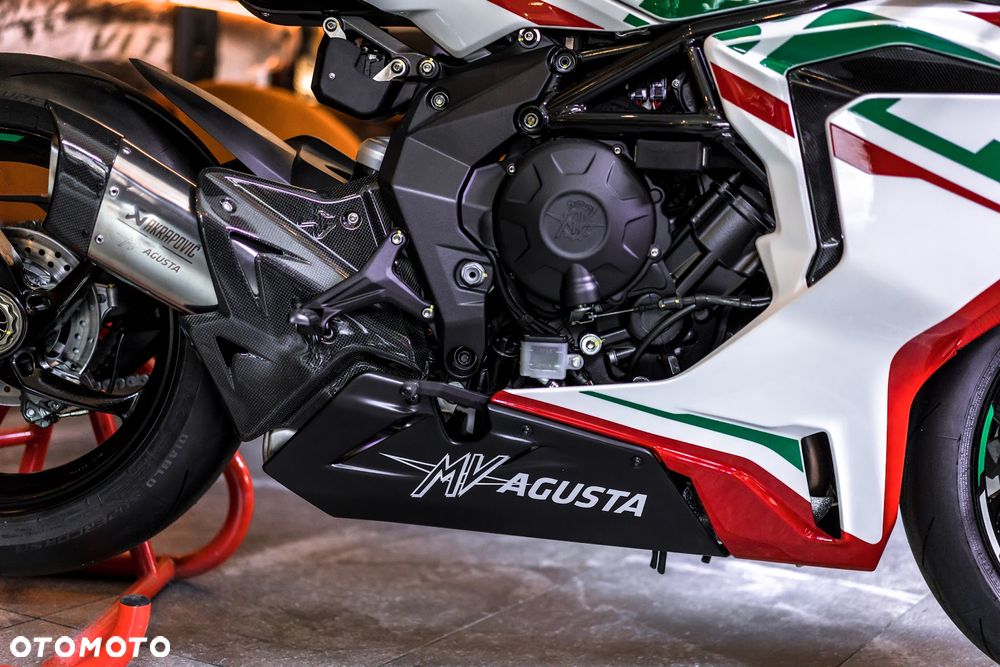 MV AGUSTA F3 - 8