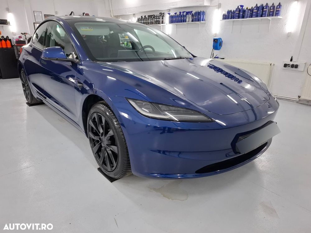 Tesla Model 3 - 2