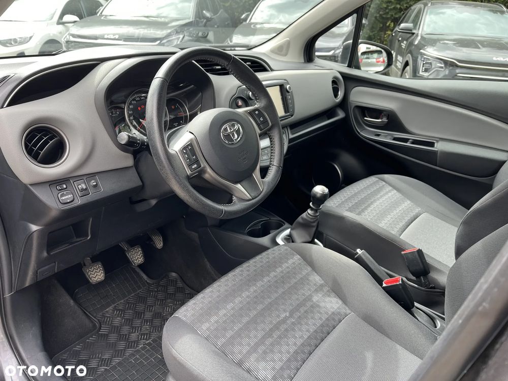 Toyota Yaris 1.33 Premium - 9