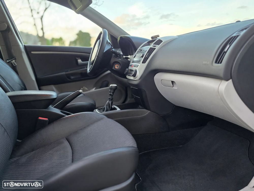 Kia Ceed SW 1.6 CRDi TX - 17