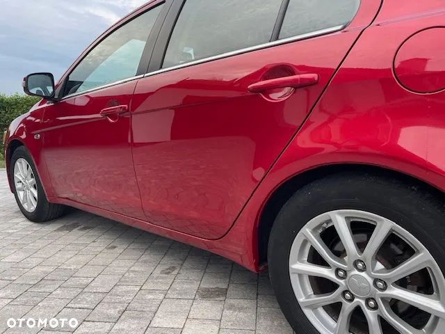 Mitsubishi Lancer 1.6 Invite - 4