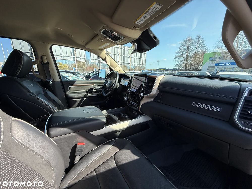 RAM 1500 5.7 Crew Cab Laramie - 9