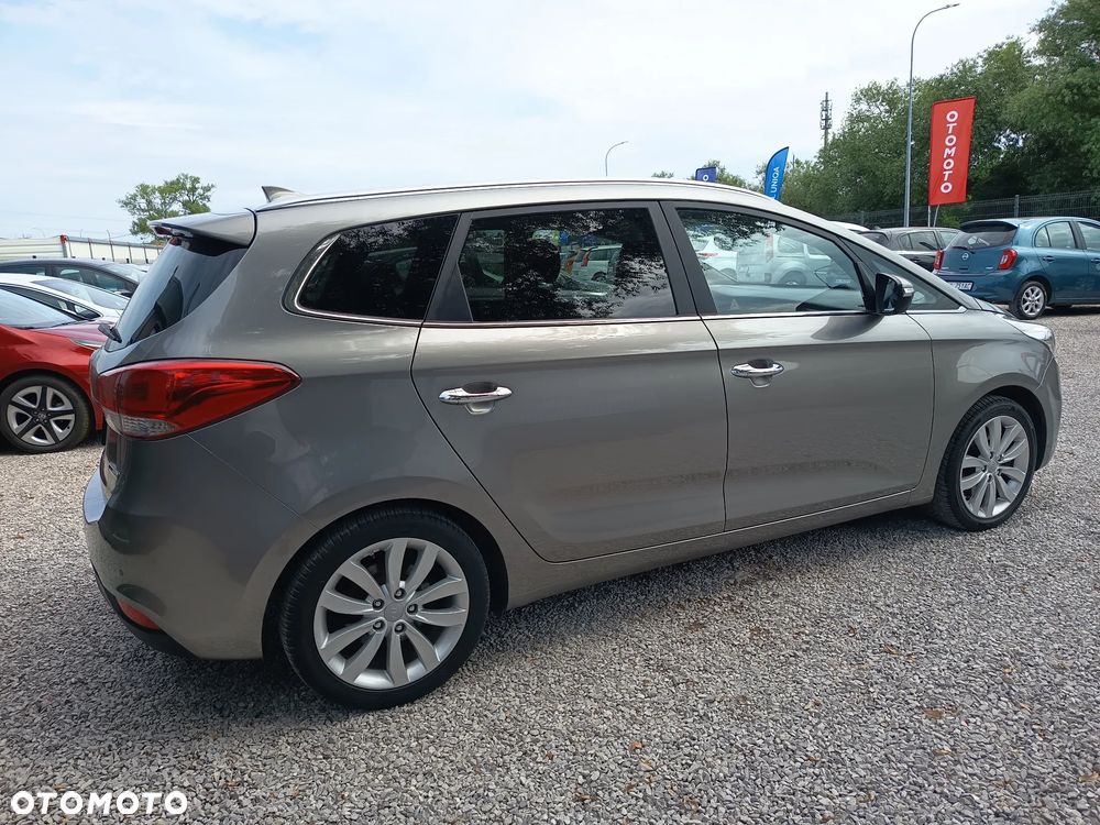 Kia Carens 1.6 GDI Attract - 12