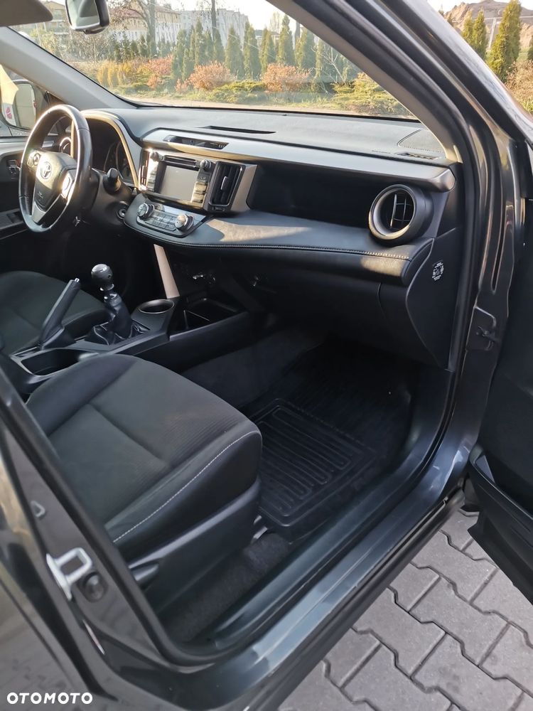 Toyota RAV4 2.2 D-4D Premium - 24