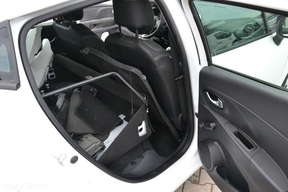 Renault Clio - 22
