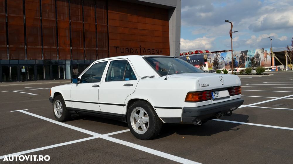 Mercedes-Benz 190 - 8
