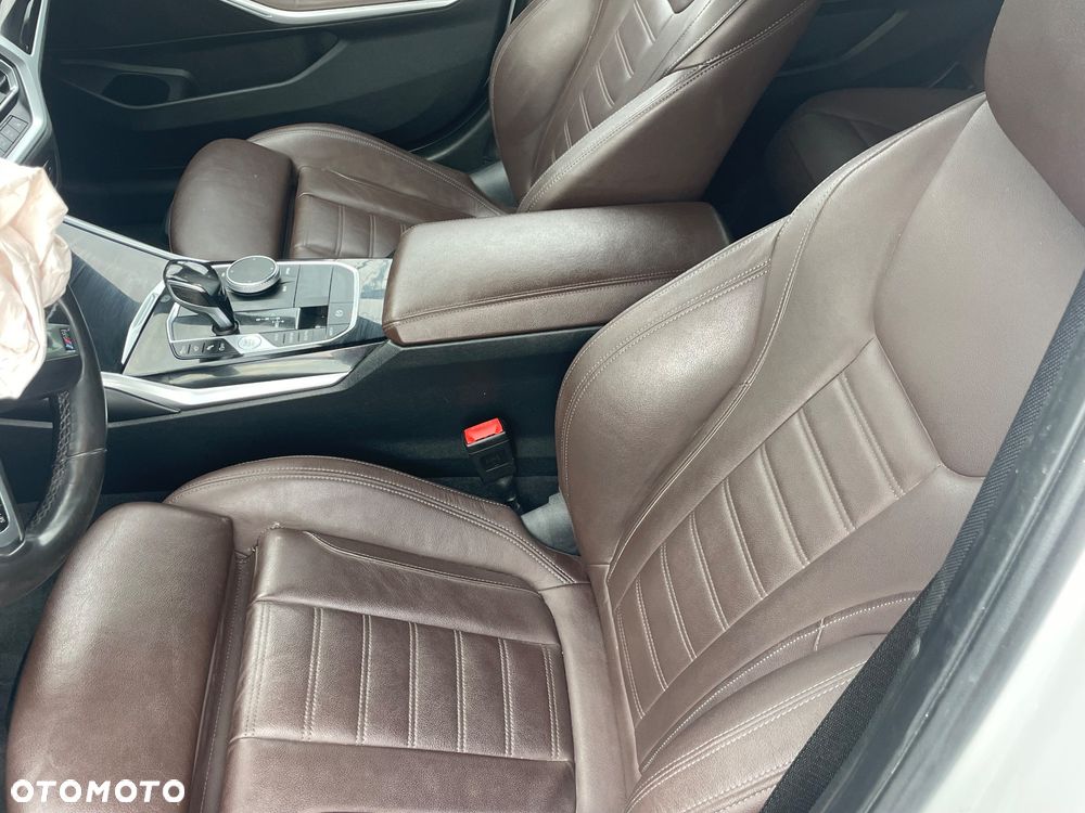 BMW Seria 3 320d M Sport - 6