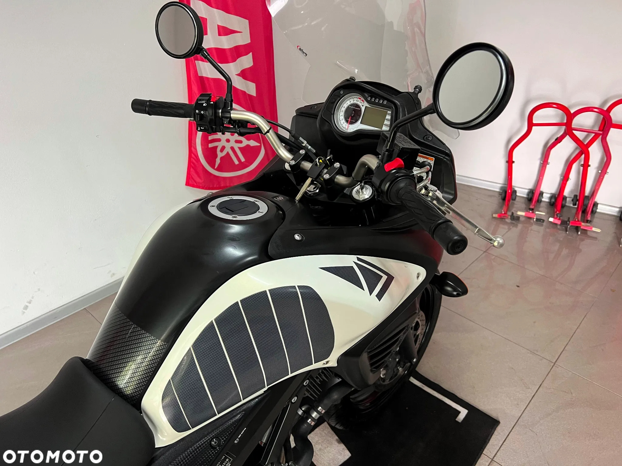 Suzuki DL - 19