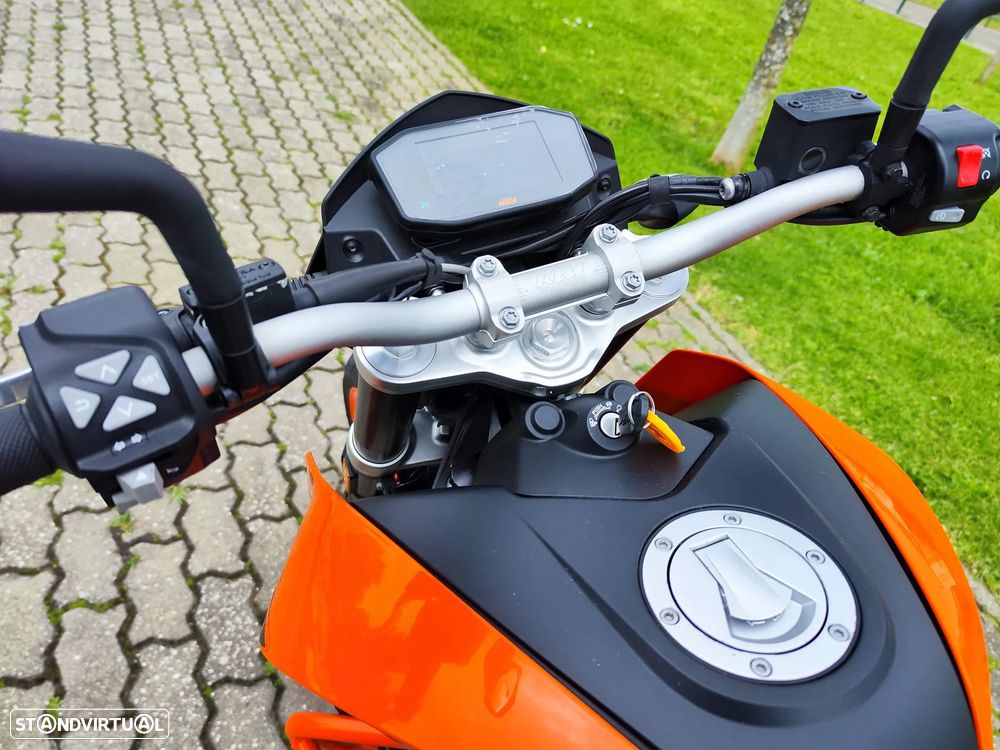 KTM Duke 690 - 9