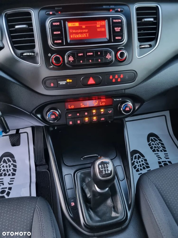 Kia Carens 1.7 CRDi M 7os - 27